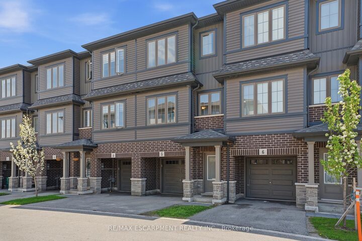 Property Photo: 124 Compass Trail Unit 5 ON N3E 0E3