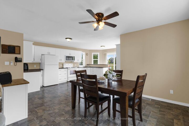 Property Photo: 5 Allan Court ON L0L 1P0