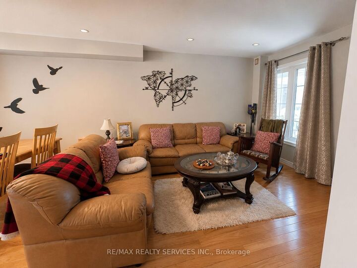 Photo de la propriété: 6897 Bansbridge Crescent ON L5N 6T1