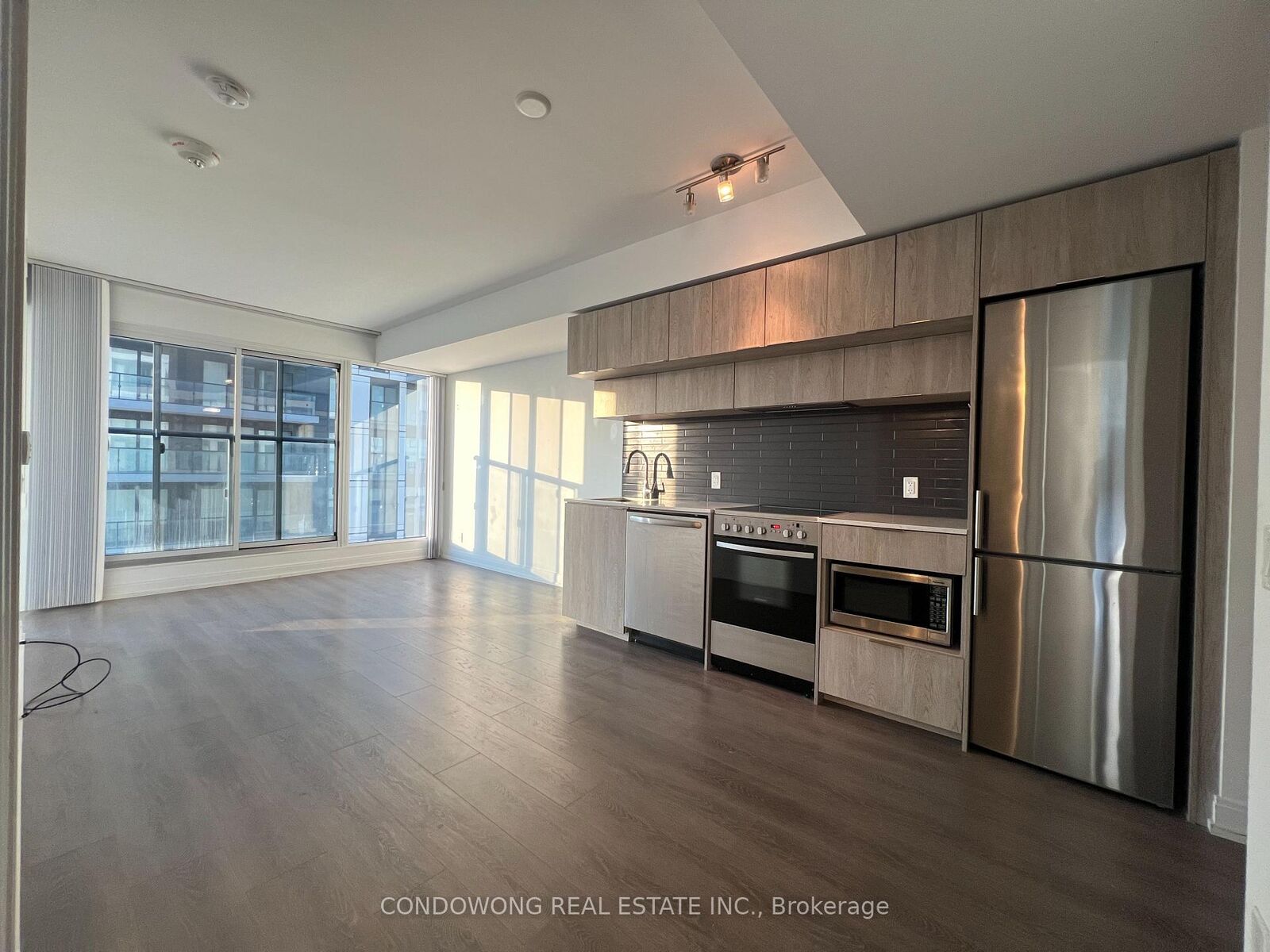 Property Photo:  181 Dundas Street E 4811  ON M5A 0N5 