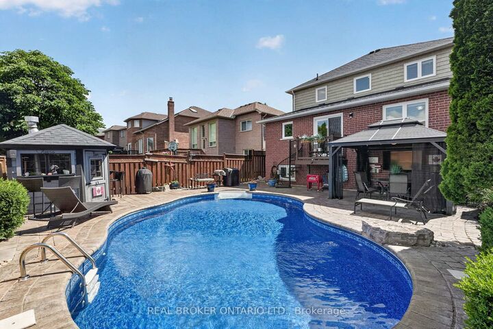 74 Harley Avenue — photo 1