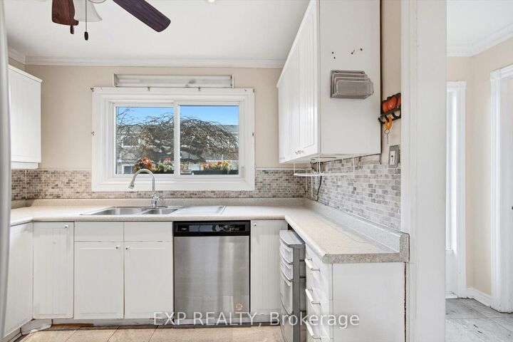 Property Photo: 2050 Upper Middle Road 31 ON L7P 3R9