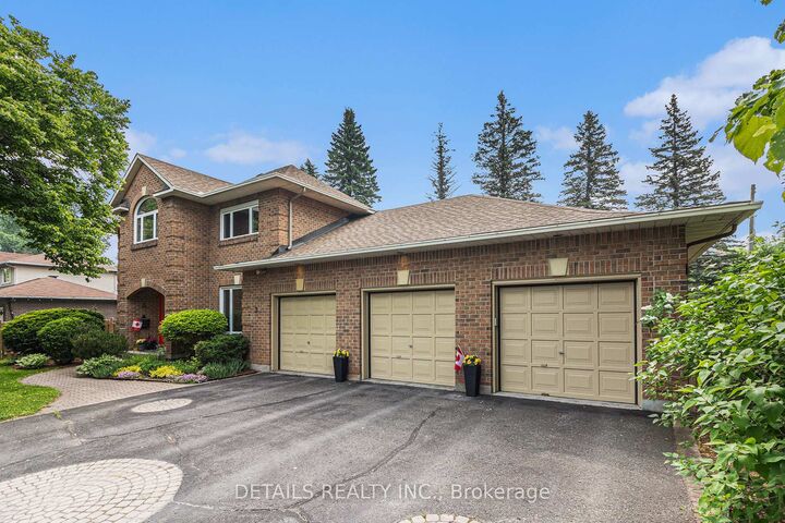 Property Photo: 3 Wintergreen Drive ON K2S 1E5