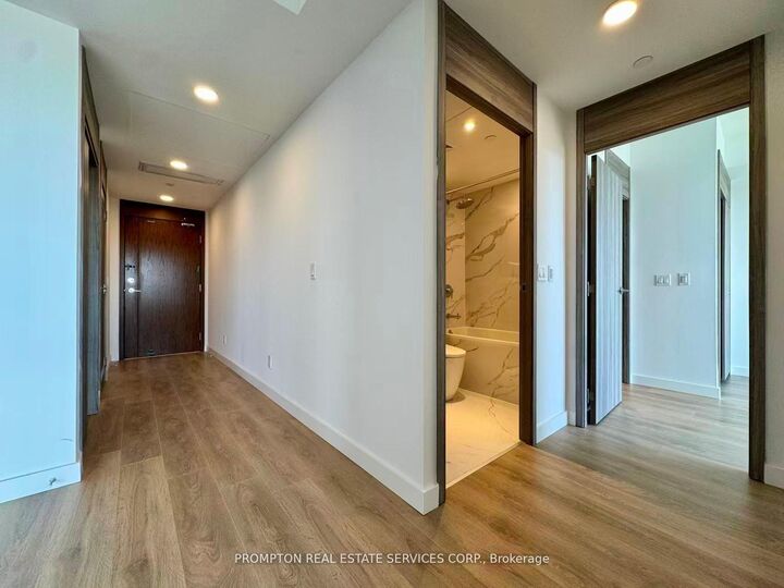 Property Photo:  68 Esther Shiner Boulevard 2201  ON M2K 0J6 