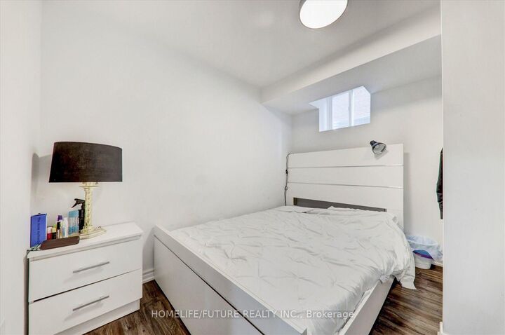 Property Photo: 70 Mohandas Drive ON L3S 0E4