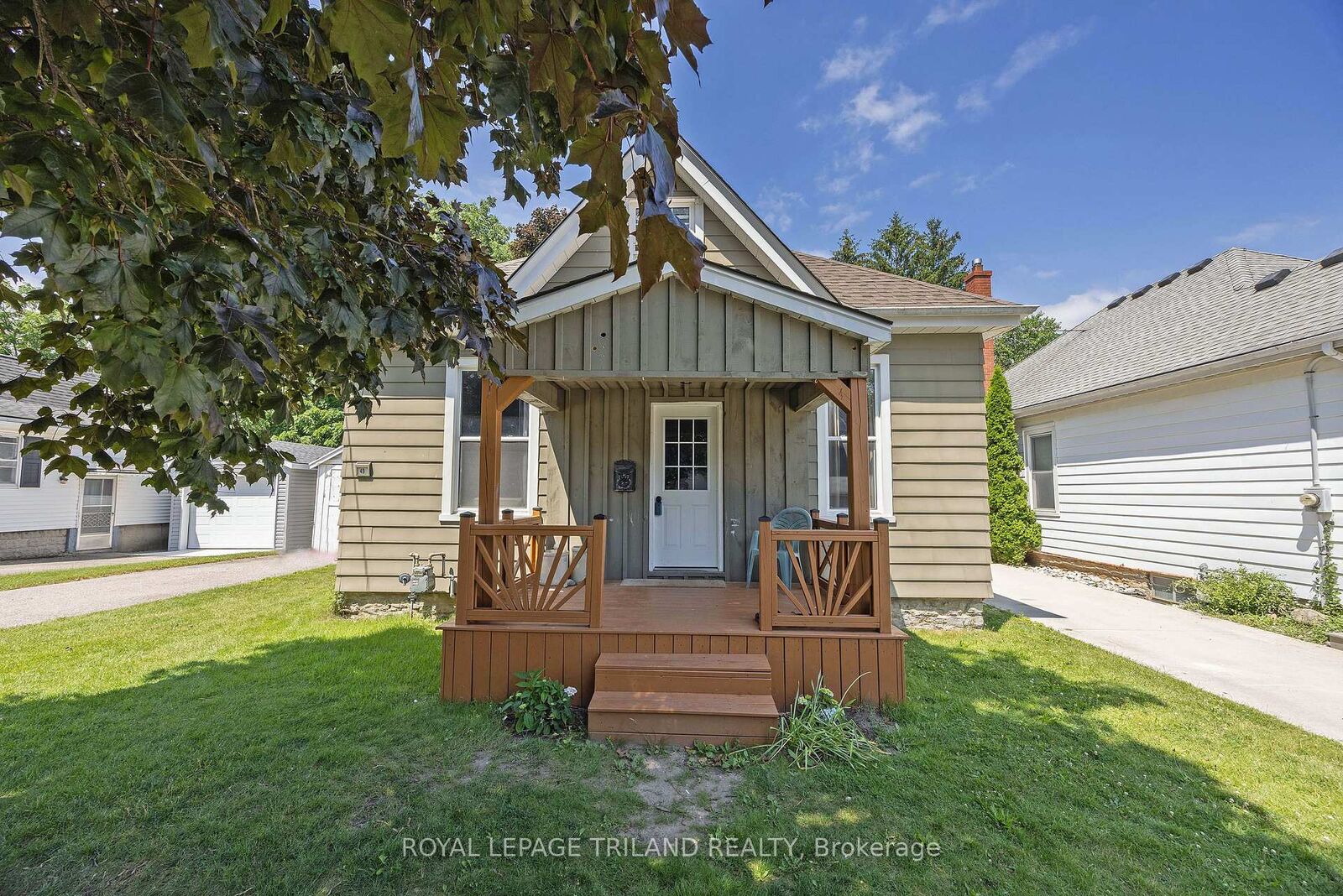 Property Photo: 49 Devonshire Place ON N5R 3N2