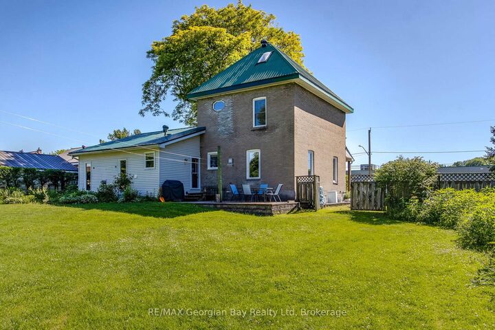 Property Photo:  305 Lindsay Street E  ON L4R 2V4 