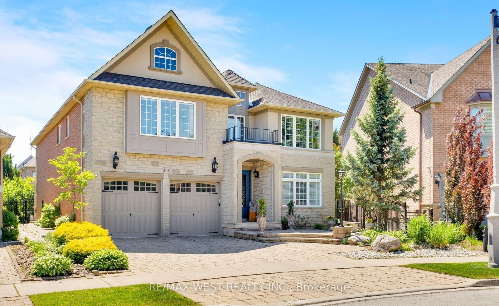 Property Photo: 3338 Fox Run Circle ON L6L 6W4