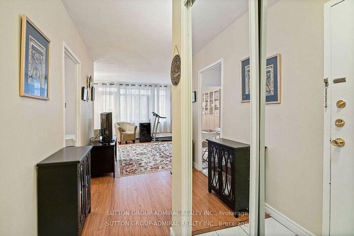 Property Photo: 825 Kennedy Road N 406 ON M1K 2E6