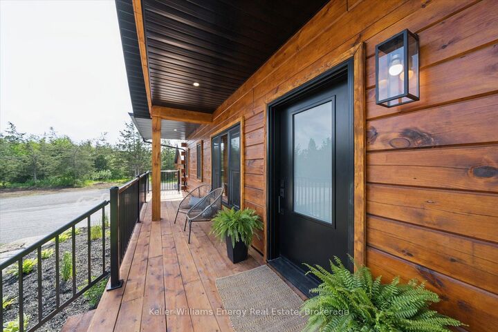3374 10th Line E — photo 1