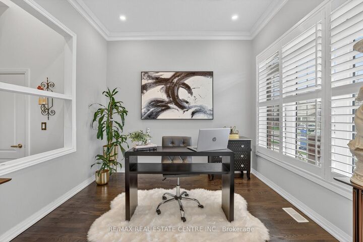 Property Photo: 27 Drew Brown Boulevard ON L9W 6Z4