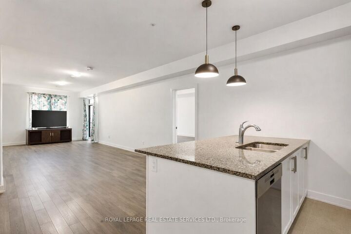 Property Photo: 150 Oak Park Boulevard 420 ON L6H 3P2