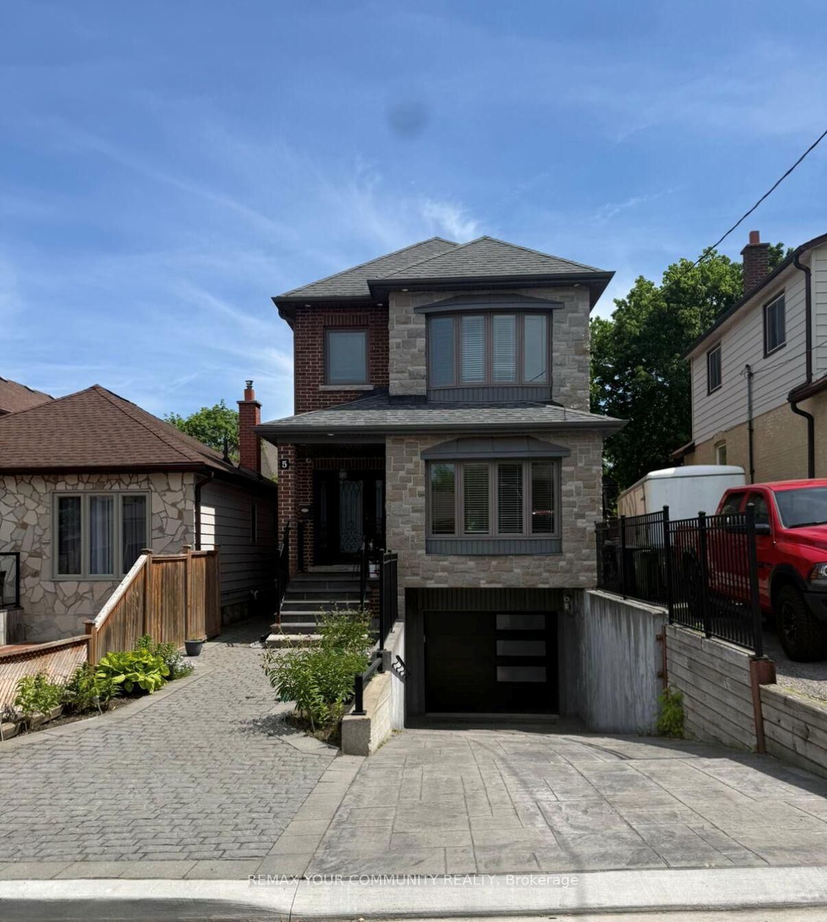 Property Photo: 5 Raymore Drive Lower ON M9P 1W6
