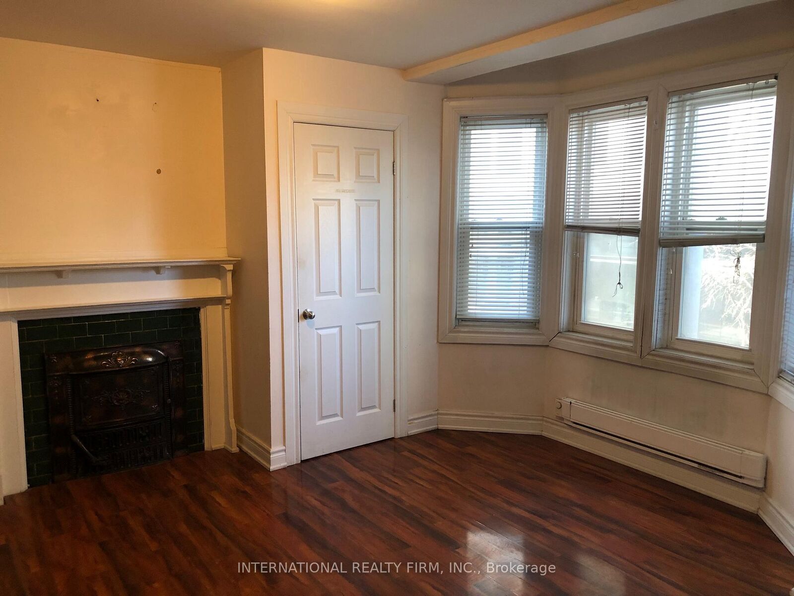 Property Photo: 197 Dundas Street E 2B ON M5A 1Z4