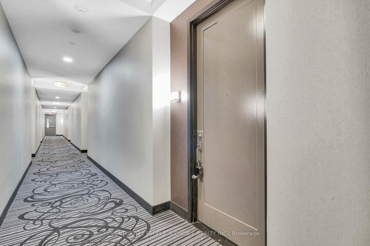 Property Photo:  150 Main Street W 514  ON L8P 1H8 