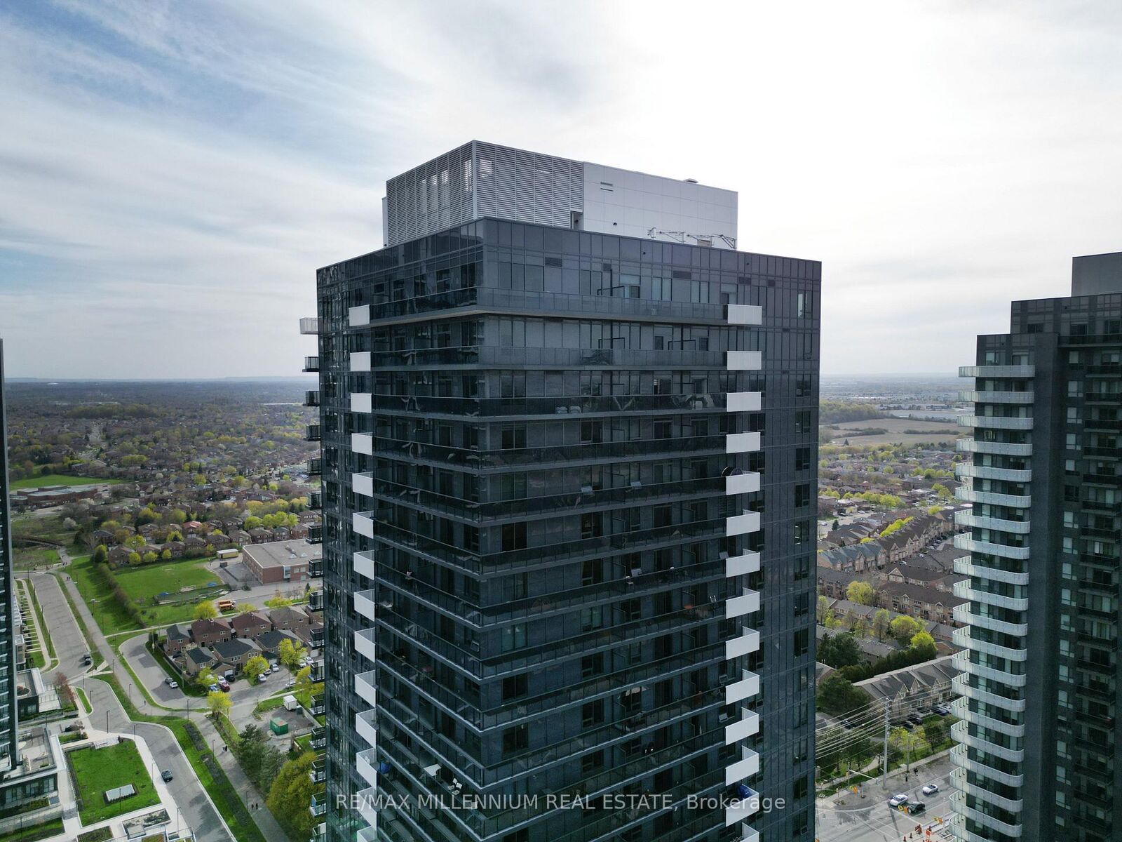 Property Photo: 5105 Hurontario Street Ph6 ON L4Z 0C9