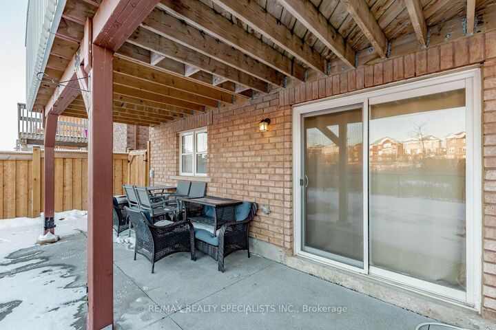 Property Photo:  84 Tysonville Circle  ON L7A 0B5 