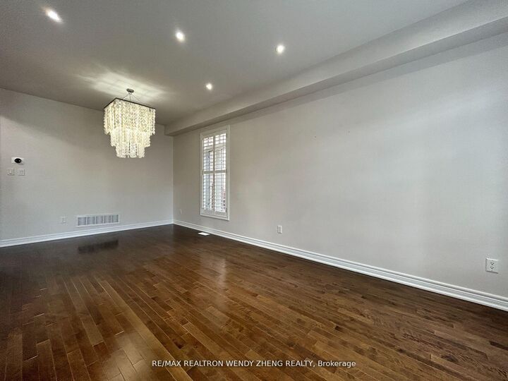 Property Photo:  33 Begonia Crescent Upper  ON L7A 0M6 