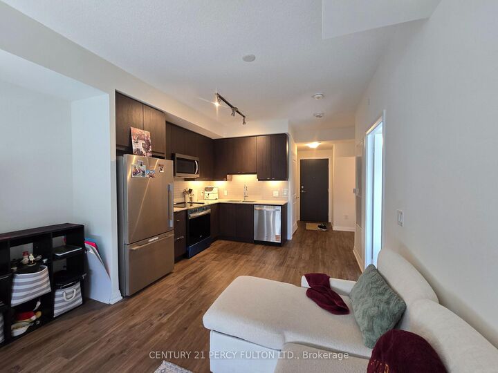 Property Photo: 3260 Sheppard Avenue E 1501 ON M1T 0B5