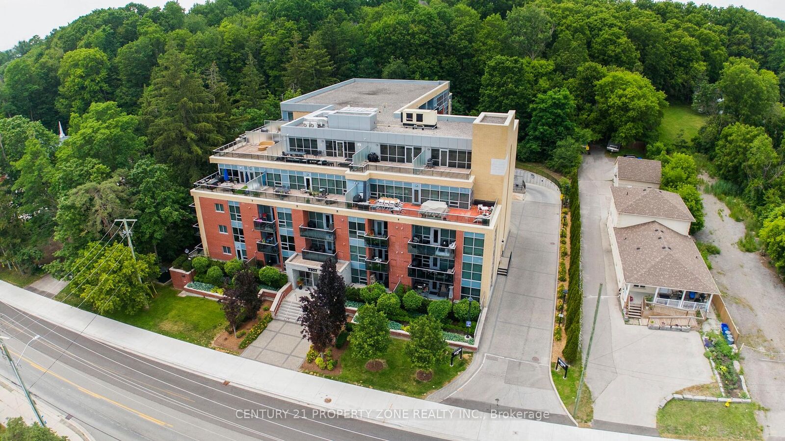 Property Photo: 8302 Islington Avenue 219 ON L4L 0E6