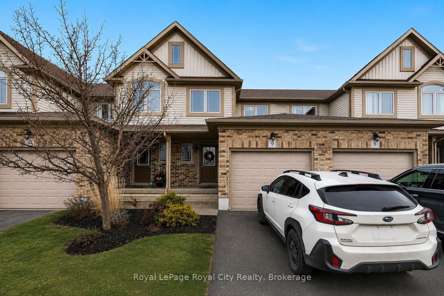 Property Photo:  355 Macalister Boulevard 9  ON N1G 0C7 