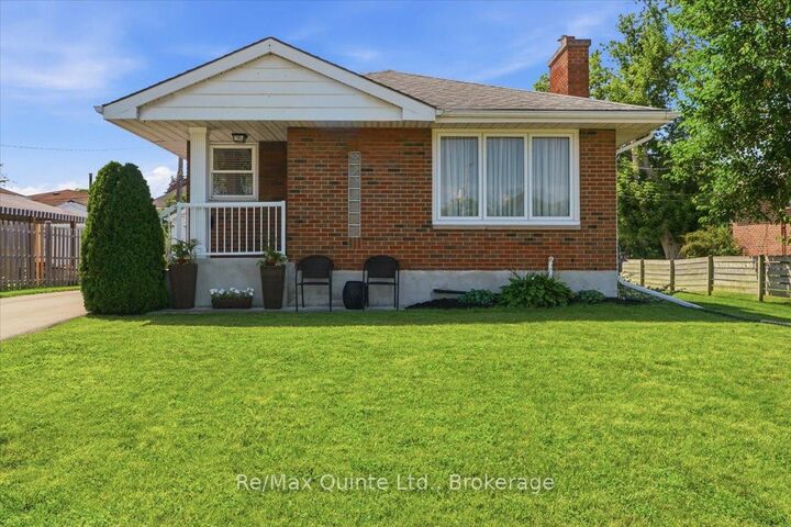 Property Photo:  4 Gould Street  ON K8V 1Y6 