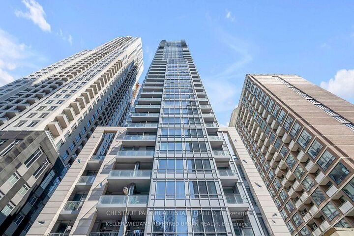 Property Photo:  21 Balmuto Street 802  ON M4Y 1W4 