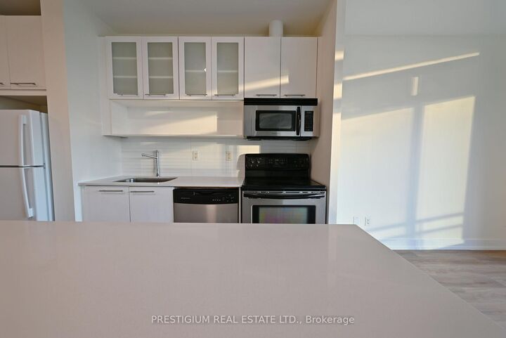 Property Photo: 66 Portland Street 611 ON M5V 2M6