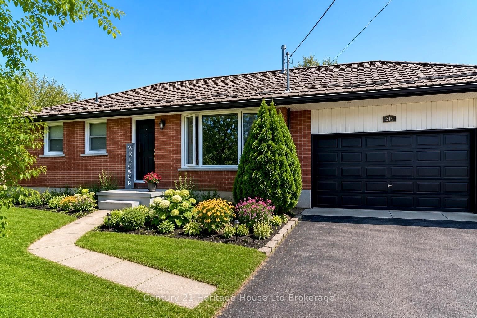 Photo de la propriété:  219 Brock Street  ON N0M 2M0 