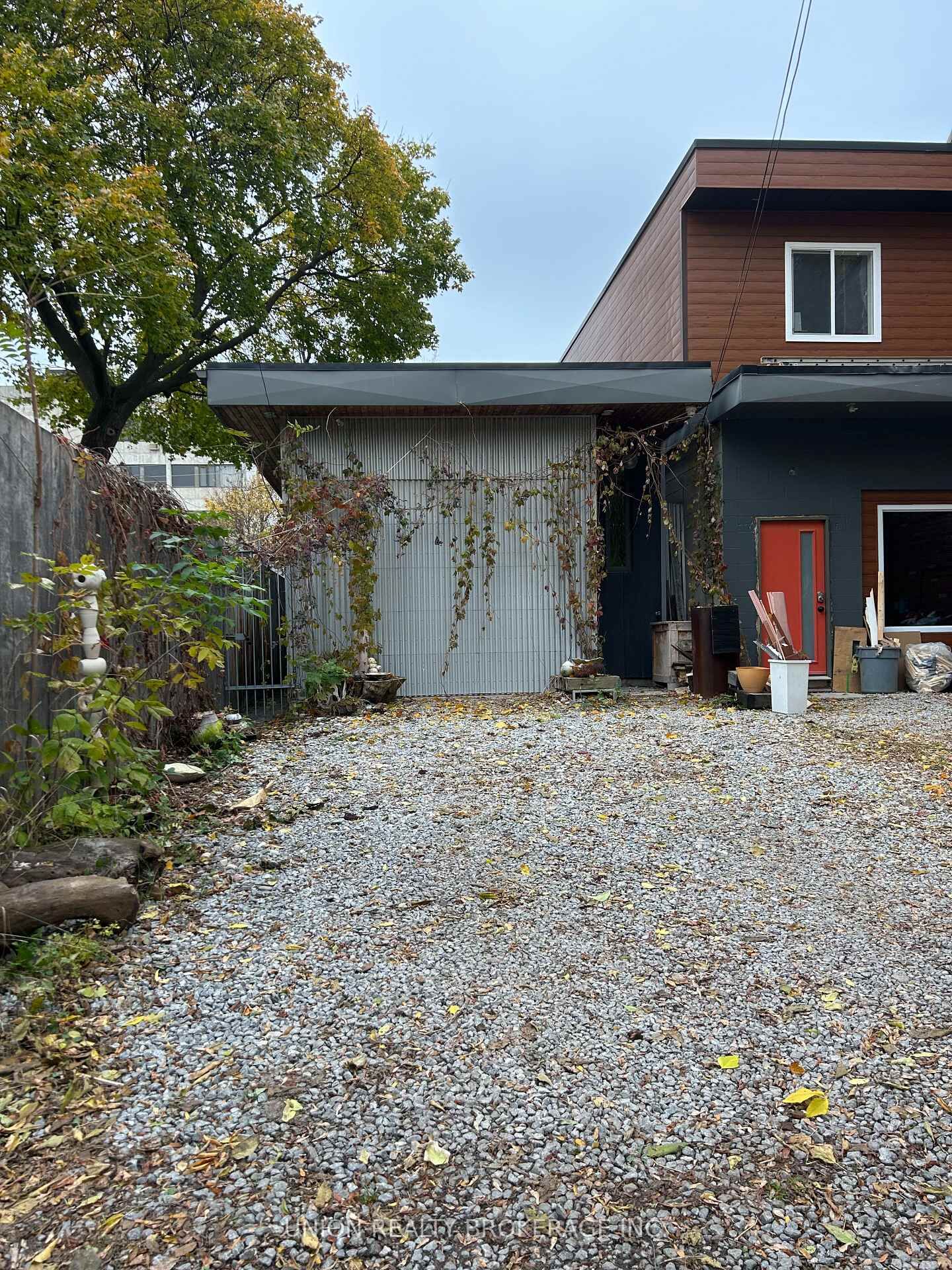 Property Photo:  303 Coxwell Avenue  ON M4L 3B5 