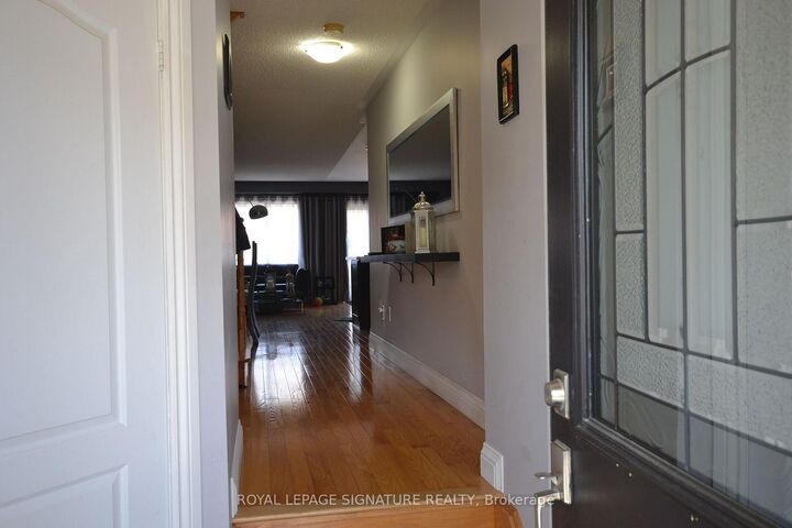 Property Photo: 3967 Stardust Drive ON L5M 8A6