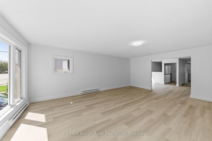 Property Photo:  144 Macdonald Avenue Unit A  ON K8N 3Y3 