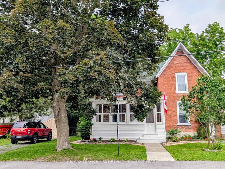15 Graham Street E — photo 1
