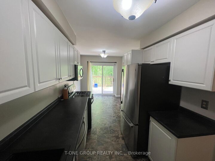 Property Photo: 45 Burns Circle ON L4N 5J8