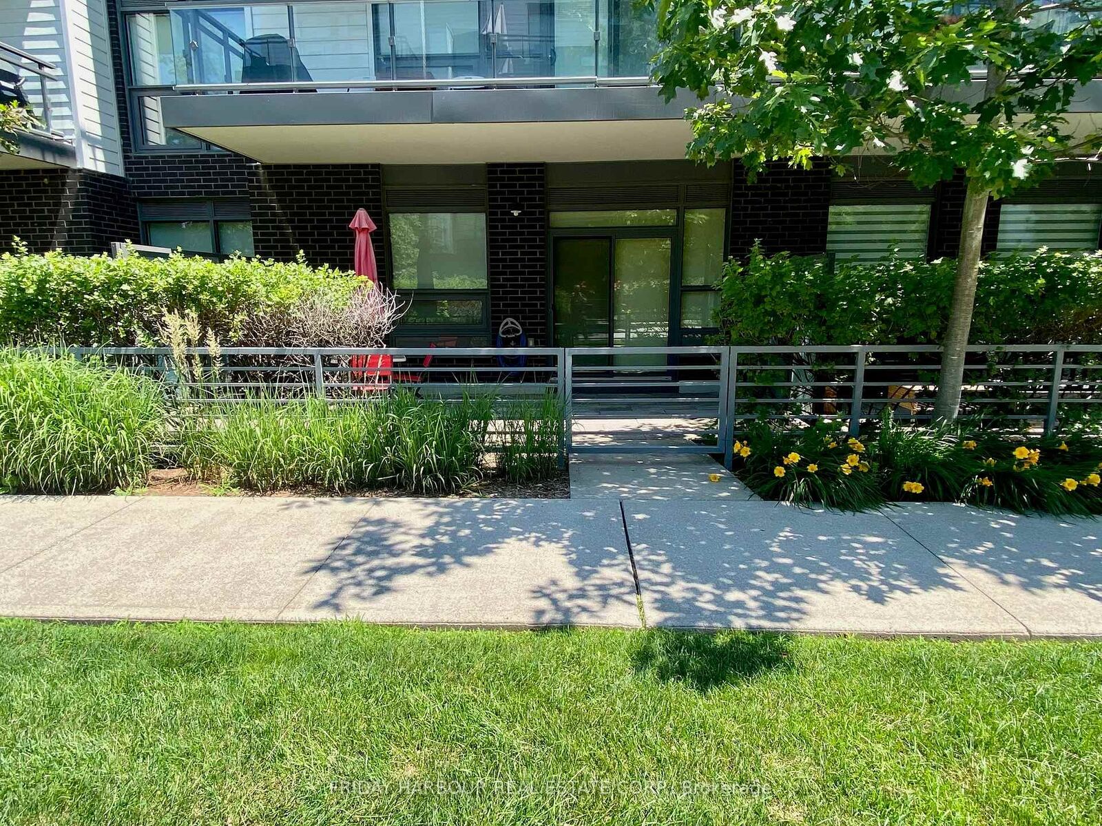 Property Photo: 271 Sea Ray Avenue ON L9S 0J4