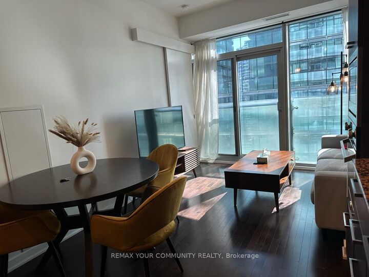 Property Photo:  14 York Street 1709  ON M5J 0B1 