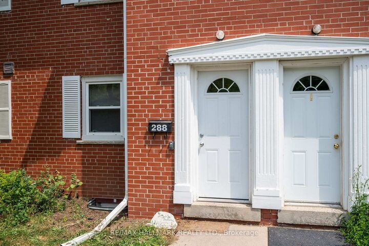 Property Photo: 288 Westcourt Place 25 ON N2L 2R7