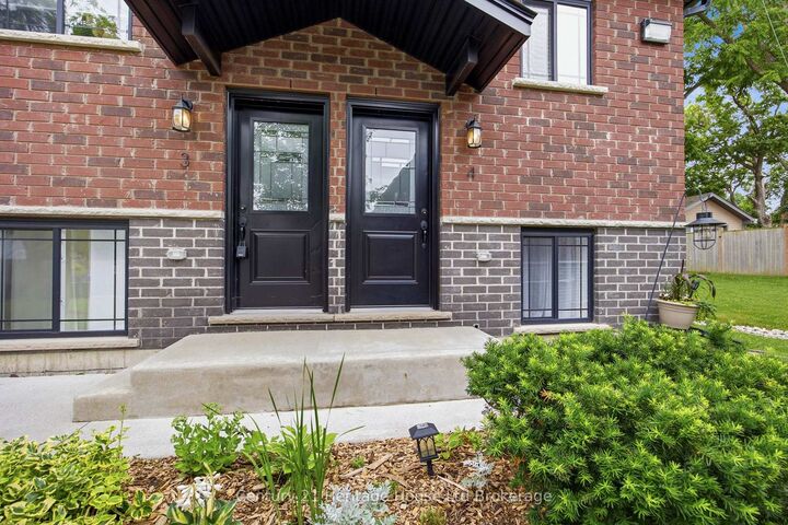 Property Photo: 34 Bain Street 4 ON N4S 5X8