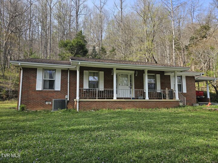 Property Photo: 19370 US Highway 23 VA 24244