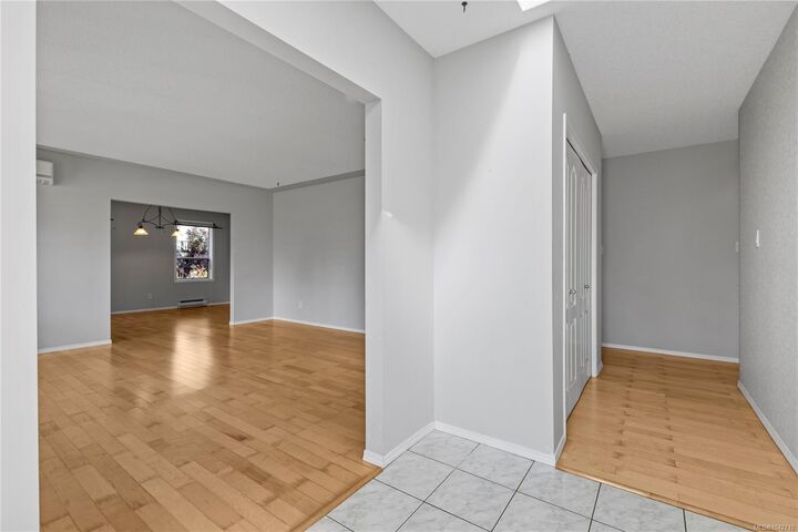 Property Photo: 625 Forsyth Ave BC V9P 1G9