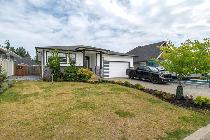 720 Sitka St — photo 1