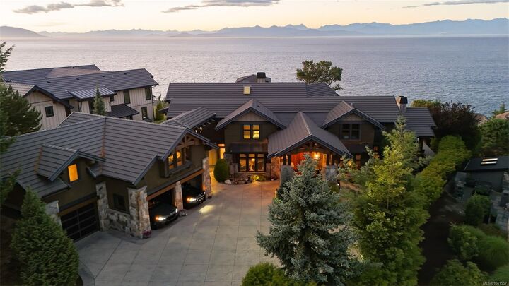 Property Photo: 5025 Hinrich View BC V9V 0A2