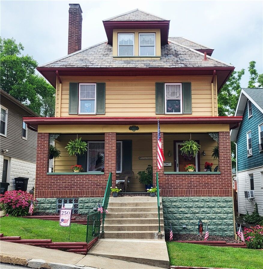 Property Photo:  403 Hawthorne Avenue  PA 15601 