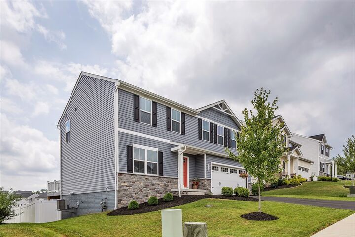 Property Photo: 415 Fosse Ct PA 16037