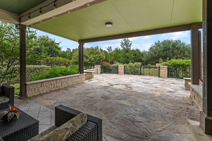 Property Photo: 402 Old Blue Mountain Lane TX 78633