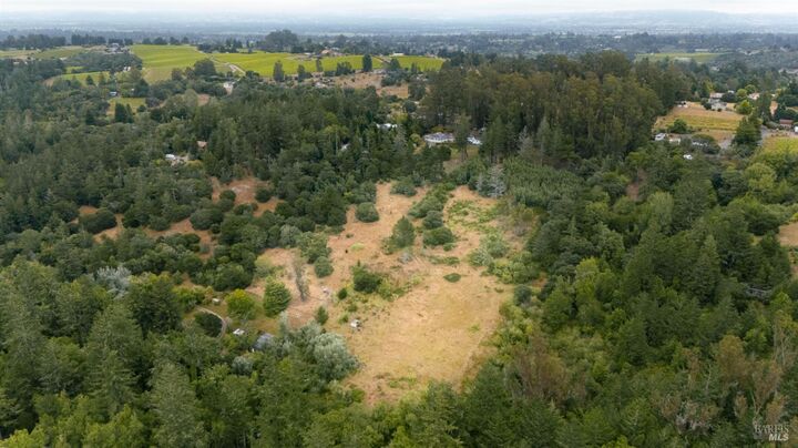 Property Photo: 2750 Burnside Road CA 95472
