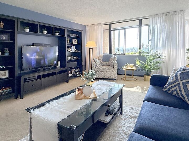 Property Photo:  6651 Minoru Boulevard 1004  BC V6Y 1Z2 