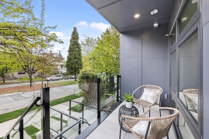 Property Photo: 2135 E Pender Street 202 BC V5L 1X3
