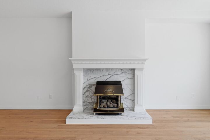 Property Photo: 1150 54A Street 201 BC V4M 4B5