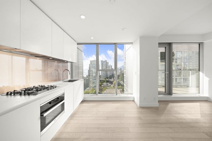 Property Photo:  1480 Howe Street 1907  BC V6Z 0G5 